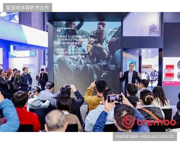 赛事赞助商基于多元商业合同，将场馆静态空间转化为满足个性化互动需求的沉浸场景